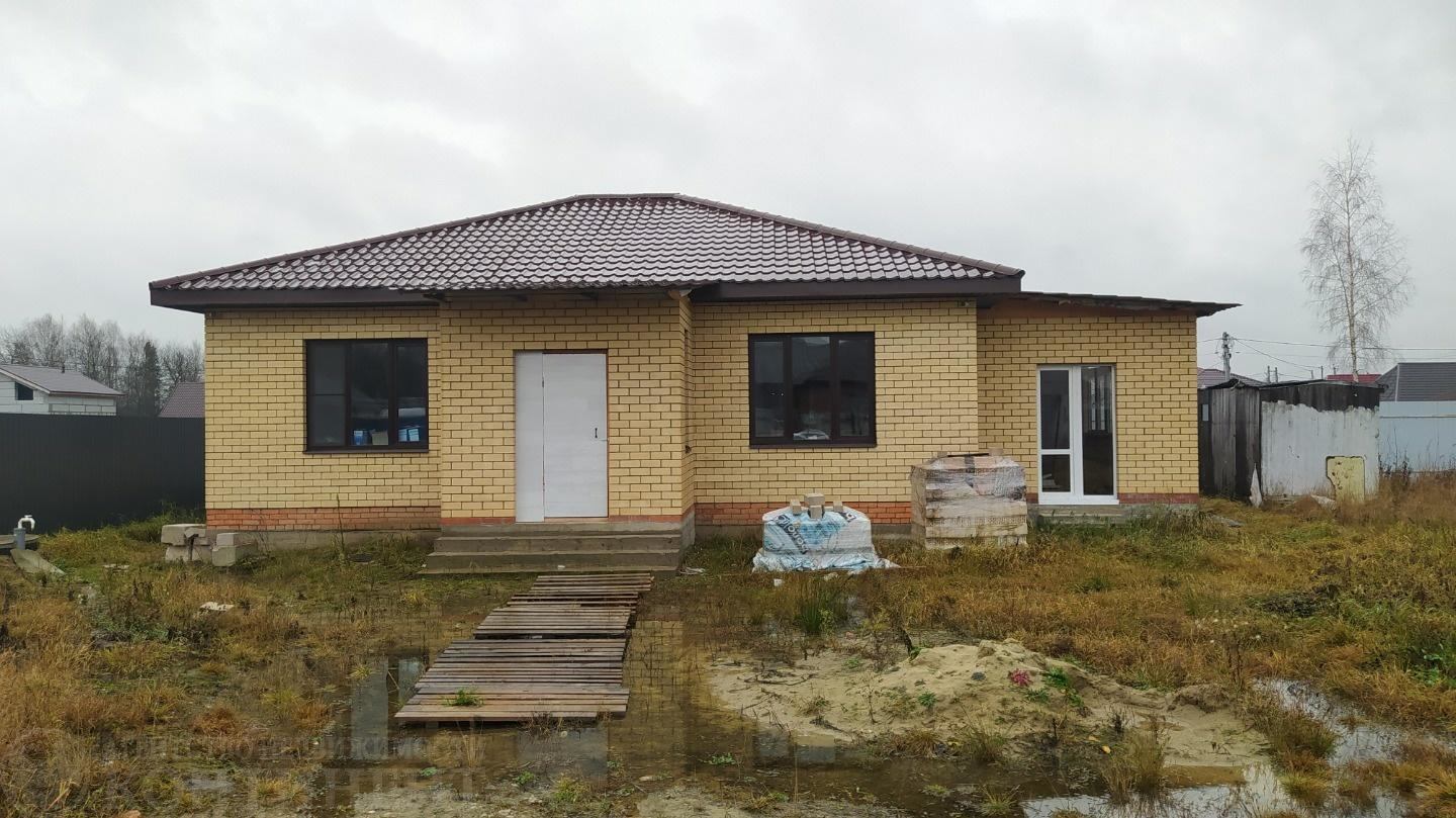 Продается дом в Московской обл., Щелковском районе, с.Новое Трубино, д.24.
Располагается в 27 км от МКАД по Щелковскому шоссе.
Дом строили для себя!
Подходит для круглогодичного проживания.
Участок 6 соток, правильной прямоугольной формы. 
Дом одноэтажный,с чердачным утепленным помещением. Построен 