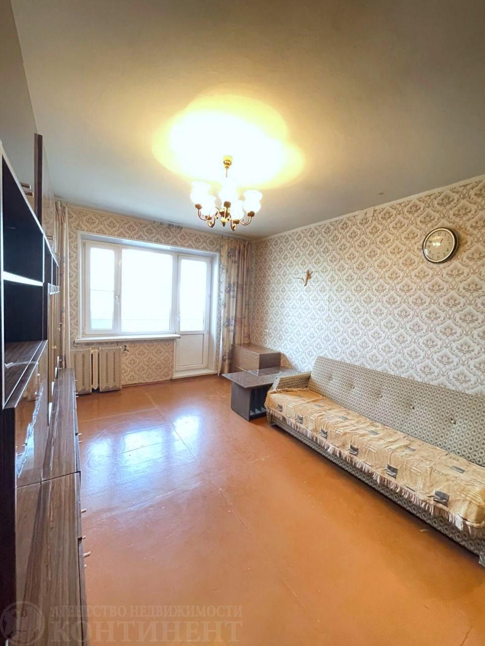 Продаётся уютная однокомнатная квартира общей площадью 37.4 м²  в панельном доме, расположенном в спокойном и зелёном районе городского округа Лосино-Петровский, поселок Биокомбината. Дом, построенный в 1984 году, состоит из девяти этажей, а наша квартира занимает комфортный восьмой этаж.

Просторна